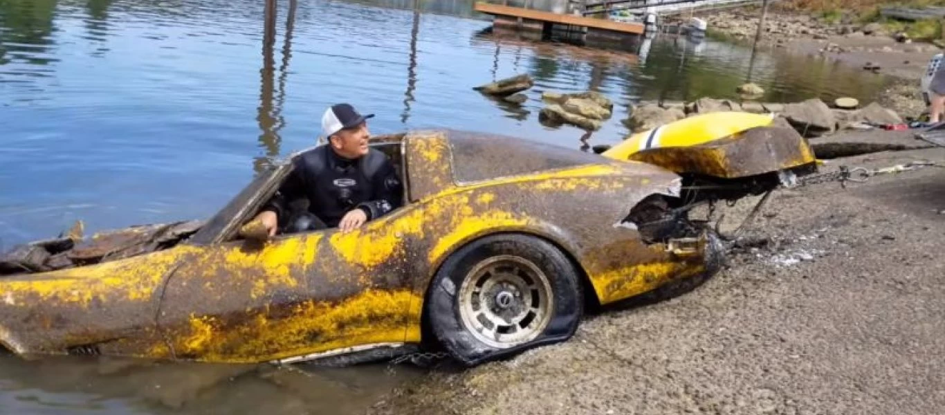 Κι όμως είναι αλήθεια- Μια Corvette ανασύρθηκε από ποτάμι μετά από 20 χρόνια (βίντεο)